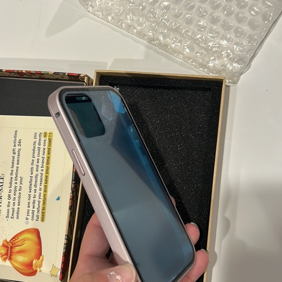 Iphone 13 mini case. Nee in box - Picture 4 of 4